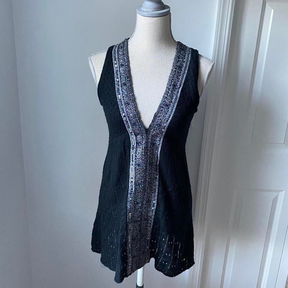 Free People Tops - Free people knit tunic with sequin trim